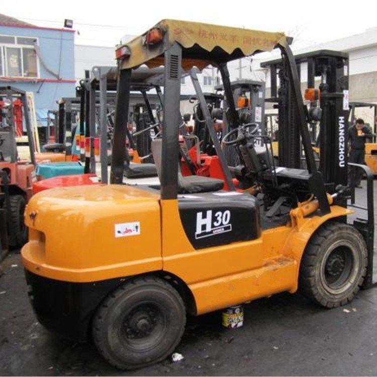 无锡江阴港口集装箱空箱怎么叉运？